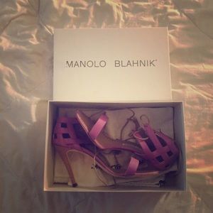 100% Authentic Manolo Blahnik heels size 8.5